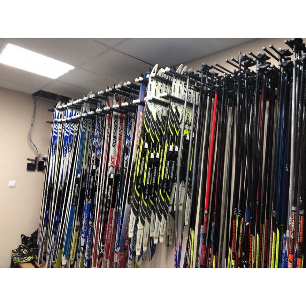 Вешалка Премиум-У для беговых лыж, пристенная 25х207х45см  VBLPY-105