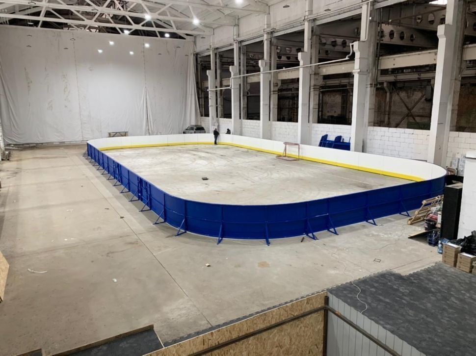 Хоккейная коробка из стеклопластика толщиной 5 мм, с обычными бортами, без ограждения из сетки, размер 12x24 м Пионер А2509682