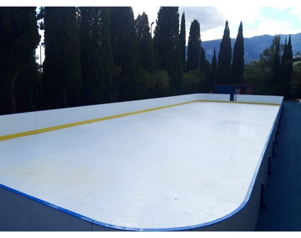 Хоккейная коробка из стеклопластика толщиной 5 мм, с обычными бортами, без ограждения из сетки, размер 12x24 м Пионер А2509682